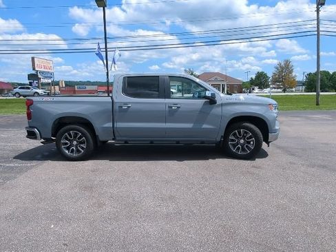 Used 2024 Chevrolet Silverado 1500 LT AWD/4WD image 13