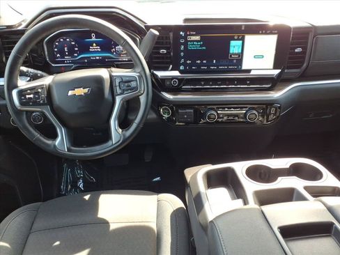 Used 2025 Chevrolet Silverado 2500 LT w/ Convenience Package AWD/4WD image 10