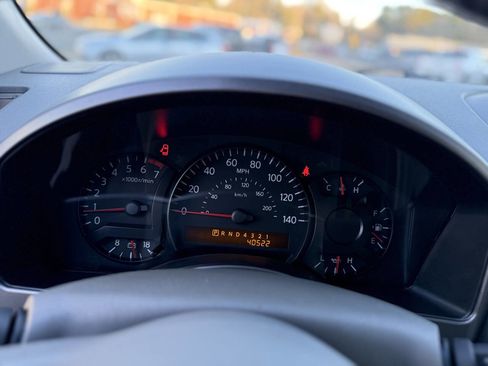 Used 2005 Nissan Titan SE w/ (W01) Utility Bed Pkg image 14