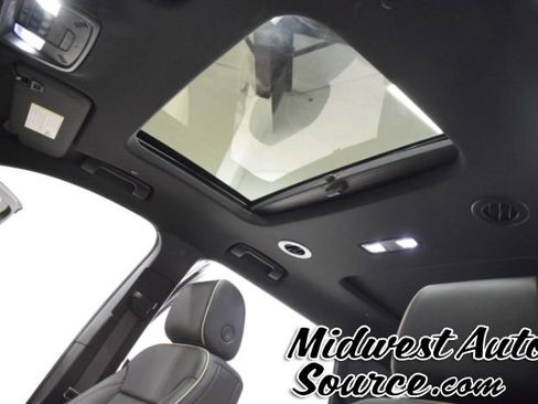 Used 2023 Chevrolet Traverse Premier w/ Redline Edition image 10