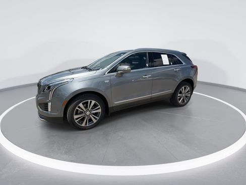 Used 2020 Cadillac XT5 Premium Luxury FWD image 4