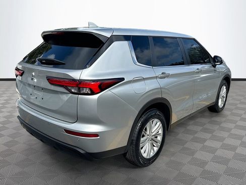 Used 2024 Mitsubishi Outlander ES FWD image 8