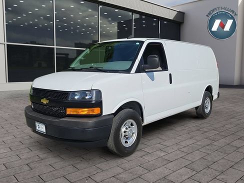 Used 2021 Chevrolet Express 2500 RWD image 1