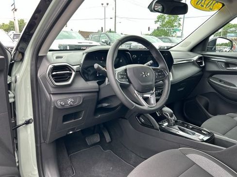 Used 2026 Chevrolet TrailBlazer LT w/ Convenience Package AWD/4WD image 28