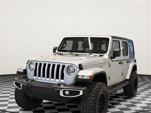 Used 2022 Jeep Wrangler Unlimited Sahara image 9