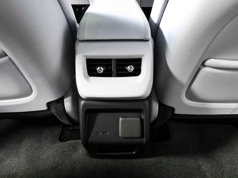 Certified 2025 Cadillac Optiq Luxury 1 AWD/4WD image 15