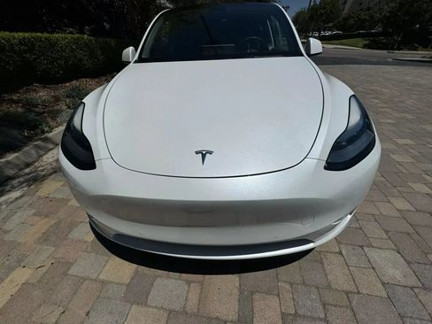 Used 2021 Tesla Model Y Long Range AWD/4WD image 22