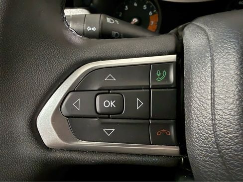Used 2024 Jeep Compass Latitude AWD/4WD image 18