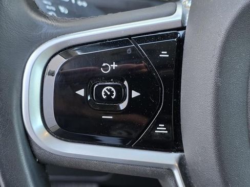 Used 2019 Volvo XC90 T6 Momentum w/ Advanced Package image 32