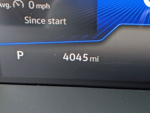 Used 2025 Volkswagen Jetta SE FWD image 13