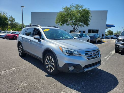 Used 2015 Subaru Outback 2.5i Limited AWD/4WD image 2