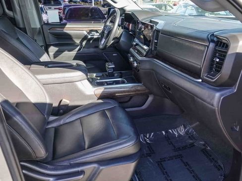 Used 2022 GMC Sierra 1500 Elevation w/ Elevation Premium Package image 15