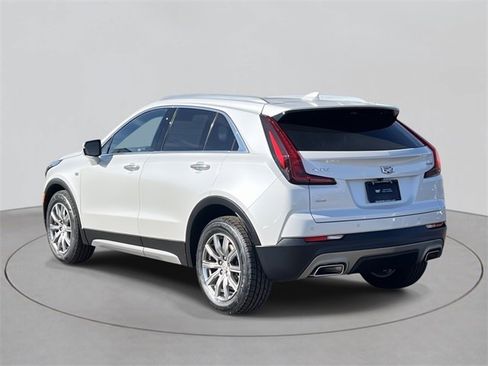 Certified 2022 Cadillac XT4 Premium Luxury w/ Enhanced Visibility Package image 4