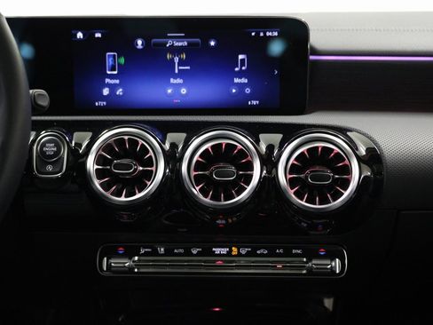 Used 2025 Mercedes-Benz CLA 250 4MATIC image 15