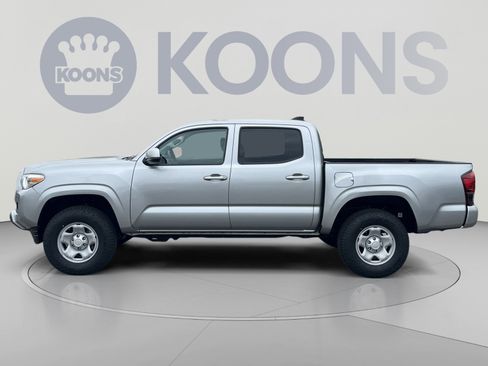 Used 2023 Toyota Tacoma SR AWD/4WD image 2