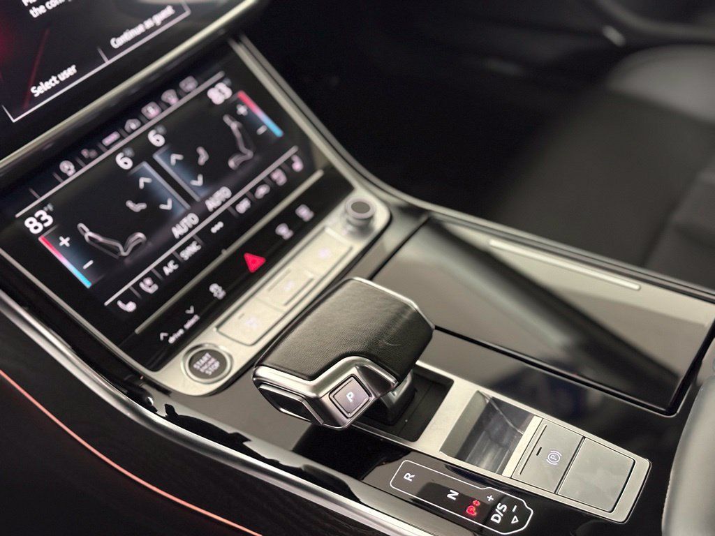 Used 2023 Audi A8 L 3.0T AWD/4WD image 16