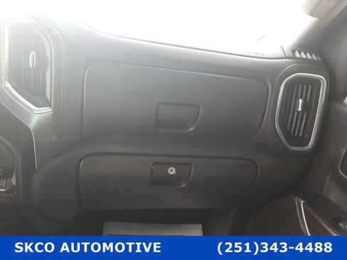 Used 2020 Chevrolet Silverado 1500 LT w/ Convenience Package image 24