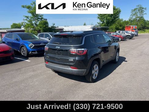 Used 2019 Jeep Compass Latitude AWD/4WD image 5