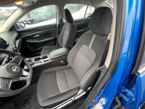 Used 2025 Nissan Sentra SV image 36