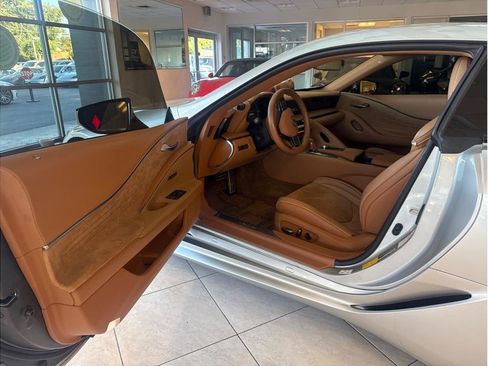 Used 2018 Lexus LC 500 Coupe RWD image 9