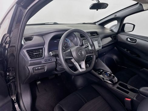 Used 2018 Nissan Leaf SV image 9