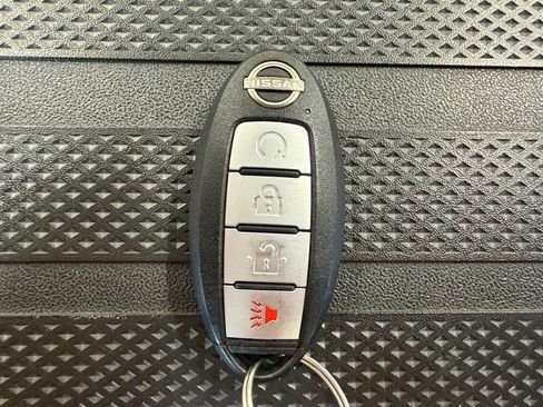 Used 2024 Nissan Frontier SV w/ SV Convenience Package RWD image 31