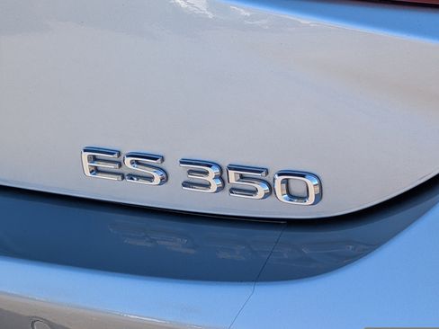 Certified 2023 Lexus ES 350 w/ Premium Package image 9
