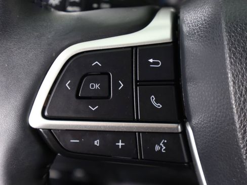 Used 2024 Toyota Highlander XLE AWD/4WD image 47