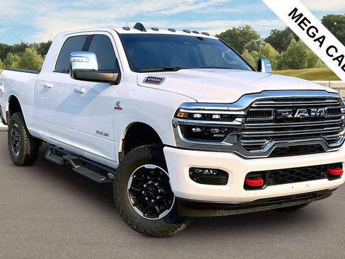 Used 2025 RAM 2500 Laramie AWD/4WD image 2