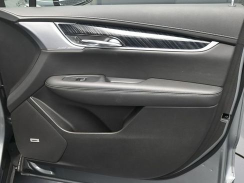 Used 2023 Cadillac XT6 Premium Luxury image 37