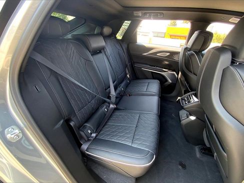 New 2026 Cadillac Lyriq V image 31