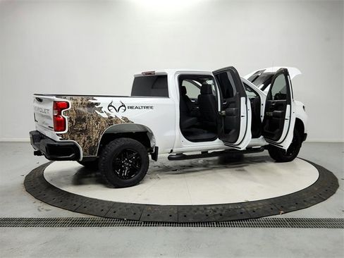 Used 2024 Chevrolet Silverado 1500 Custom Trail Boss w/ Realtree Special Edition image 15