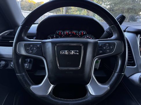 Used 2017 GMC Yukon SLE w/ SLE Value Package image 12