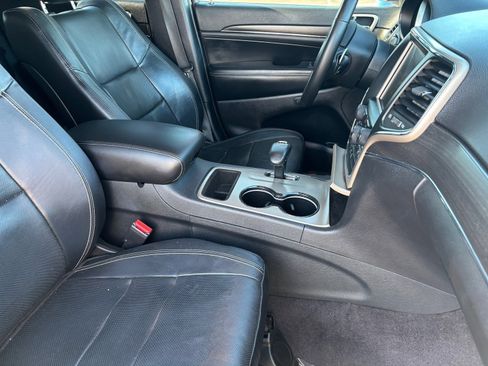 Used 2015 Jeep Grand Cherokee Limited w/ Luxury Group II image 14