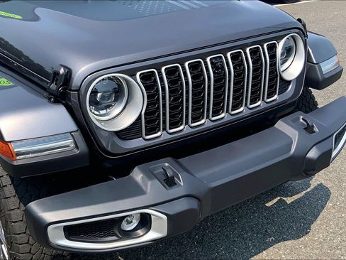 Certified 2025 Jeep Wrangler Unlimited Sahara w/ Safety Group AWD/4WD image 28