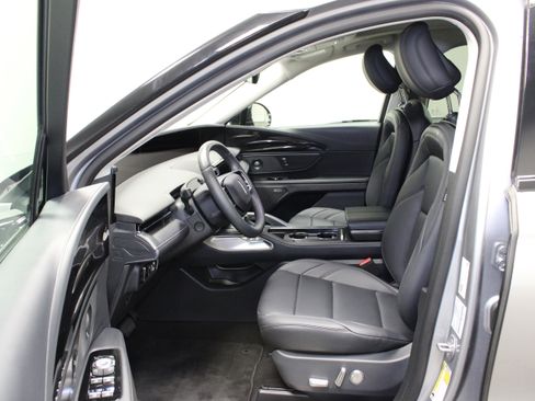 Used 2026 Lincoln Nautilus Premier w/ Equipment Group 102A AWD/4WD image 18