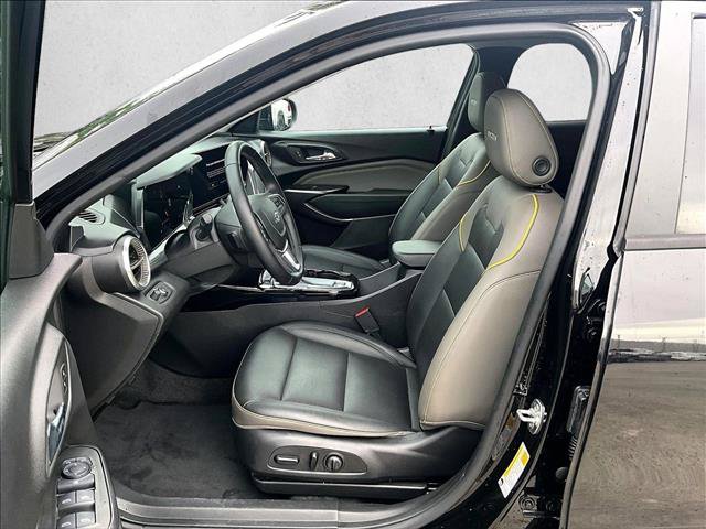 Used 2024 Chevrolet Trax ACTIV w/ Driver Confidence Package FWD image 28