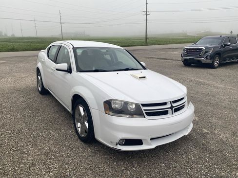 Used 2013 Dodge Avenger SXT w/ Rallye Appearance Group FWD image 4