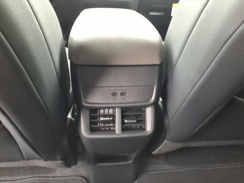 New 2026 Chevrolet Equinox LT w/ Convenience Package II FWD image 18