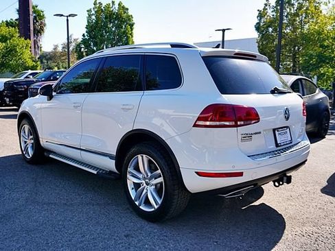 Used 2014 Volkswagen Touareg Executive AWD/4WD image 6