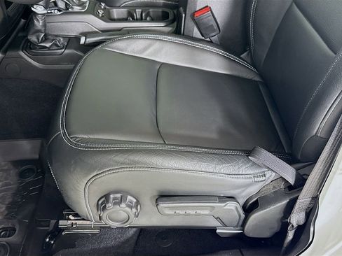 Used 2023 Jeep Gladiator Willys image 19