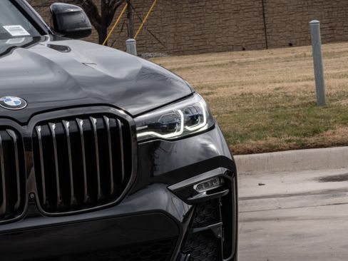 Used 2019 BMW X7 xDrive50i w/ M Sport Package image 7