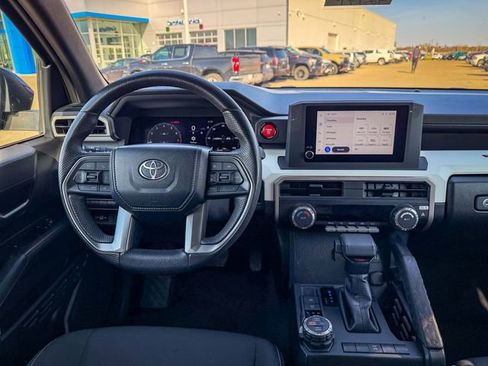 Used 2024 Toyota Tacoma TRD Off-Road AWD/4WD image 27