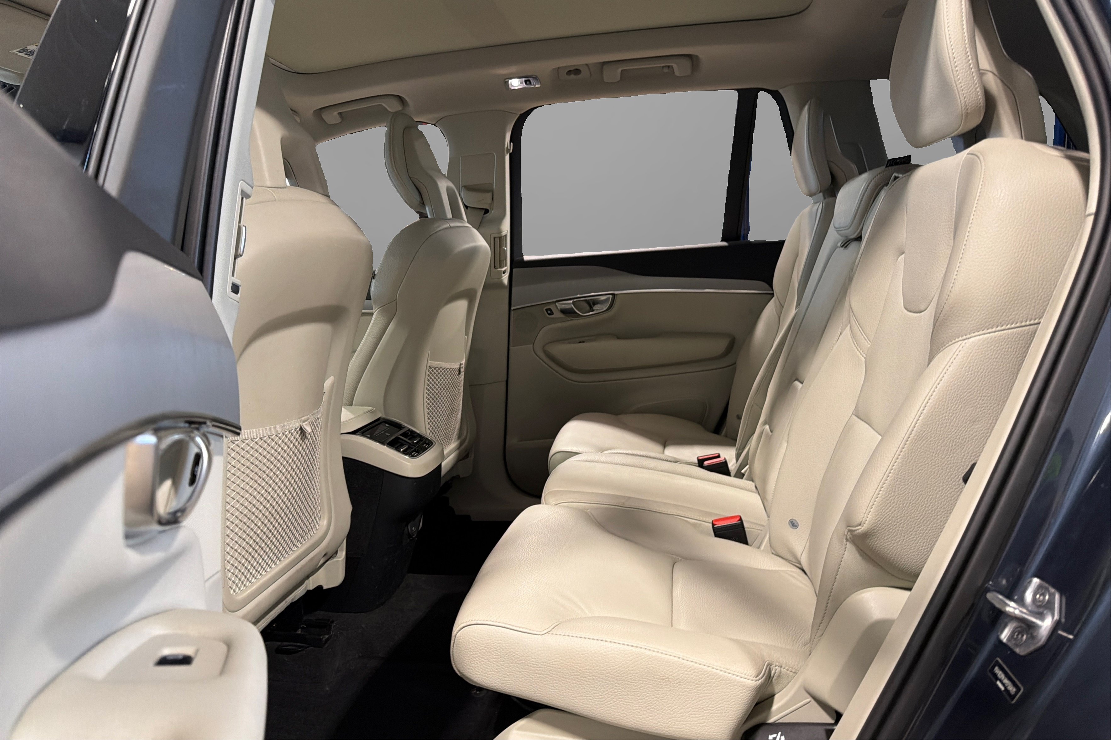 Used 2021 Volvo XC90 T5 Momentum w/ Climate Package AWD/4WD image 37
