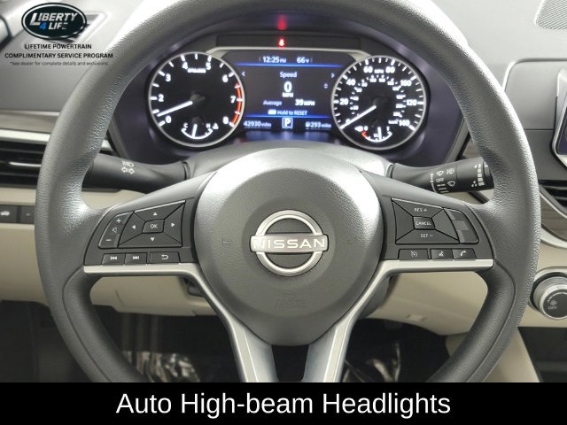 Used 2025 Nissan Altima 2.5 SV AWD/4WD image 28