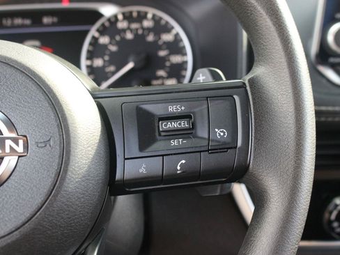 Used 2023 Nissan Rogue S AWD/4WD image 19
