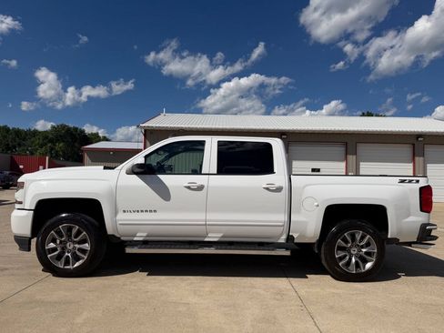 Used 2017 Chevrolet Silverado 1500 LT w/ All Star Edition AWD/4WD image 2