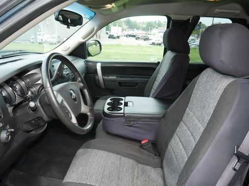 Used 2010 Chevrolet Silverado 1500 LT w/ Power Pack Plus AWD/4WD image 2