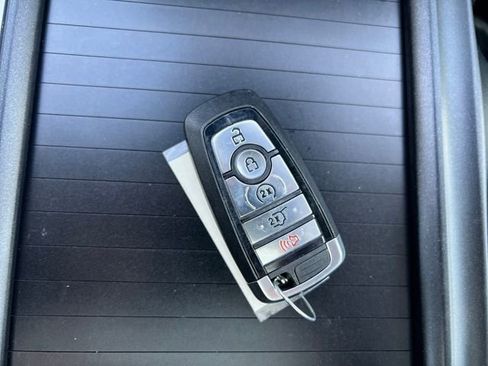 Used 2025 Ford Expedition Active image 34