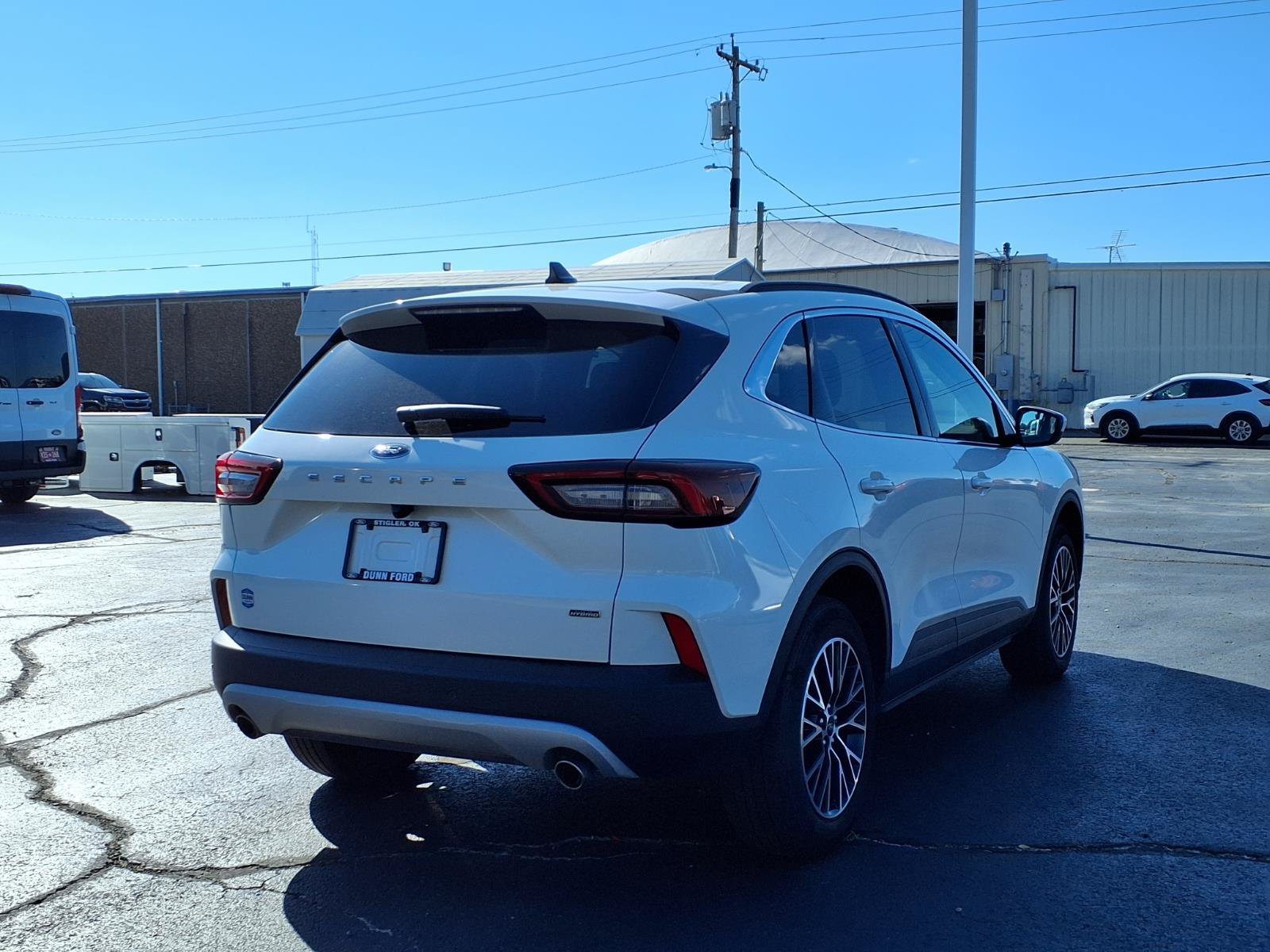 Used 2025 Ford Escape SE FWD image 2